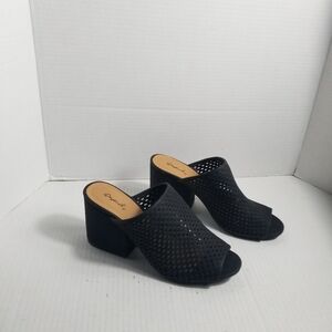 QUPID HEELED SANDALS SIZE 7.5